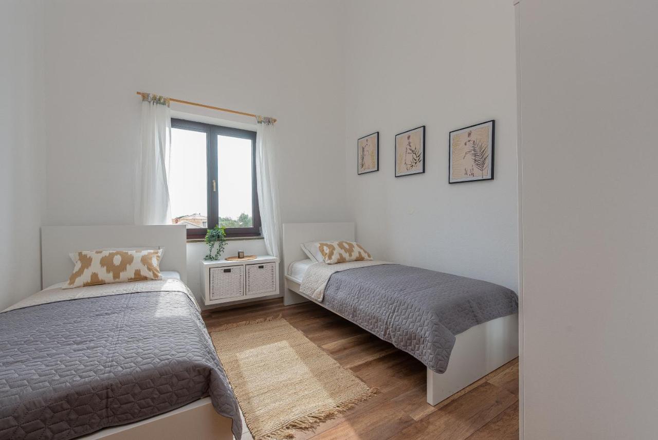 Apartment Tomislav ヴィル エクステリア 写真