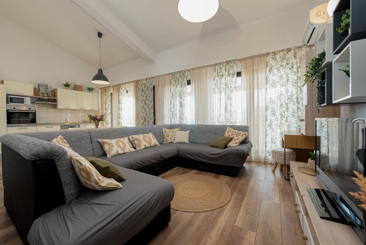 Apartment Tomislav ヴィル エクステリア 写真