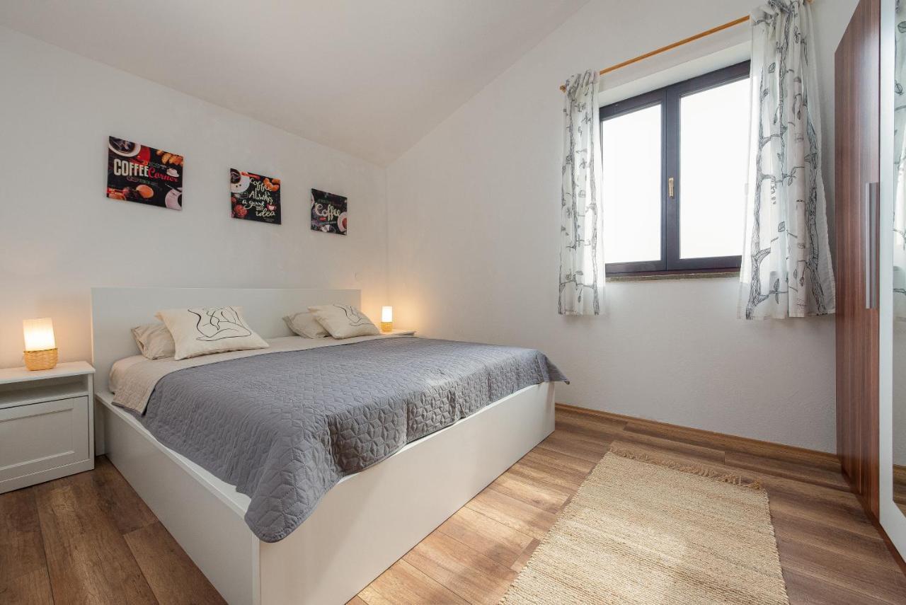 Apartment Tomislav ヴィル エクステリア 写真
